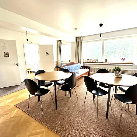 Casa de hóspedes Unique House With 8 Beds Only 10 Min From The Airport And 350 M From Train Vantaa