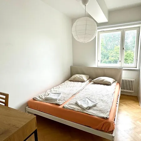 Unique House With 8 Beds Only 10 Min From The Airport And 350 M From Train Casa de hóspedes Vantaa