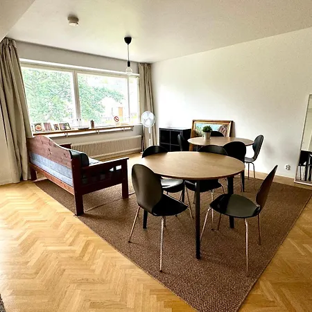 Unique House With 8 Beds Only 10 Min From The Airport And 350 M From Train Casa de hóspedes 3*