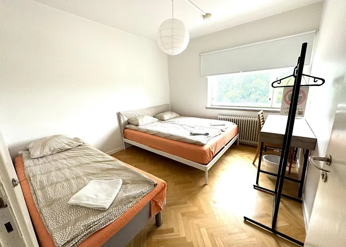 Unique House Only 3 Min From The Airport Гостевой дом